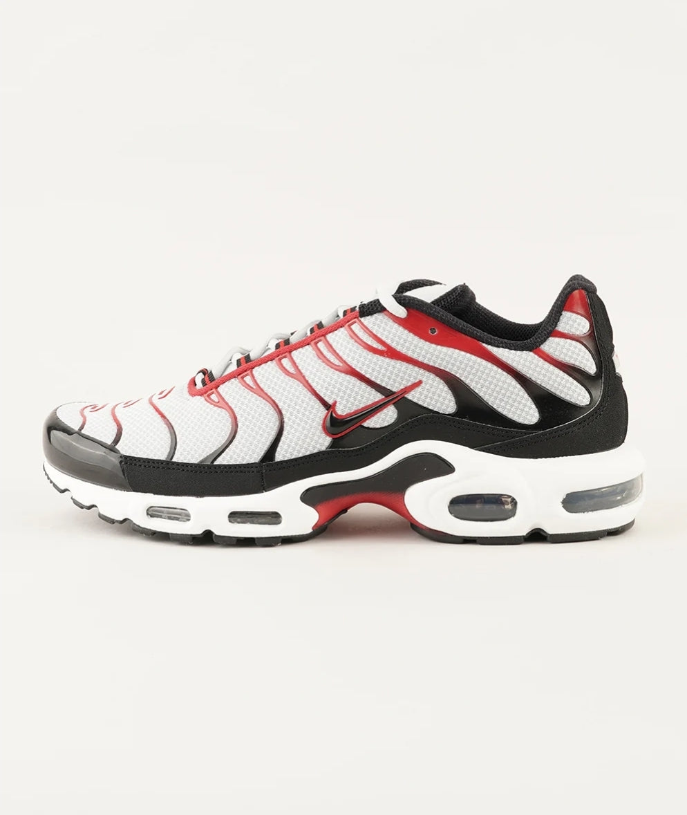 NIKE AIR MAX PLUS