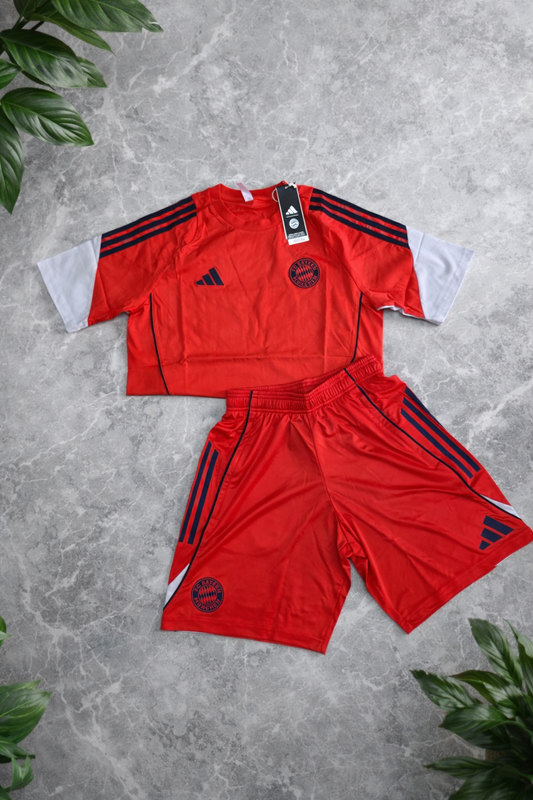 Completino Adidas Bayern Monaco uomo