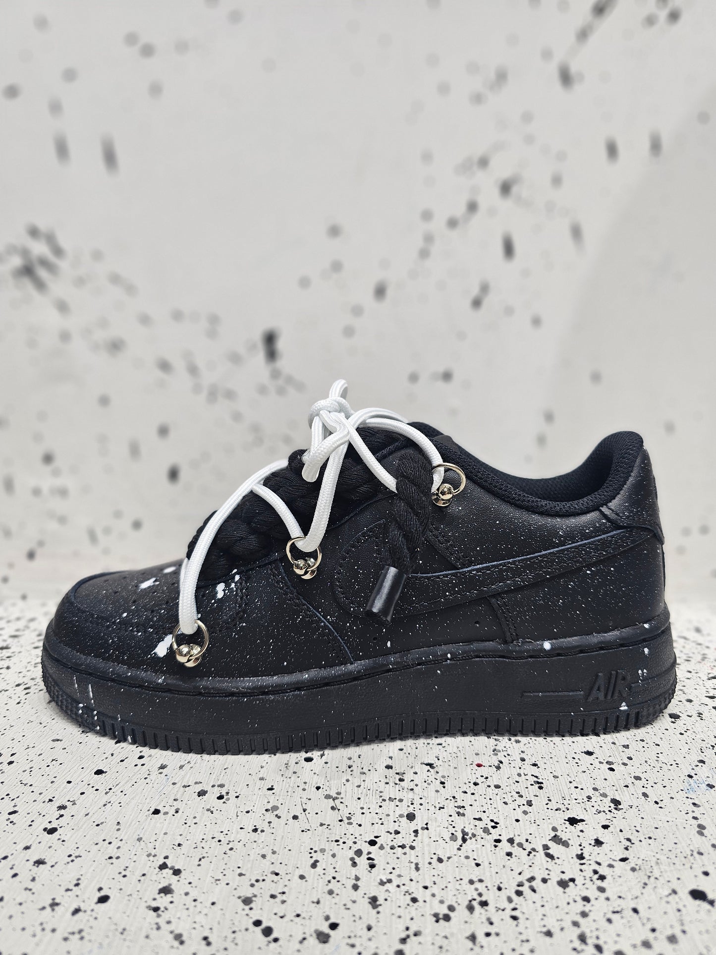 Air force Black rope laces in white