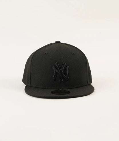 NEW ERA BLACK ON BLACK