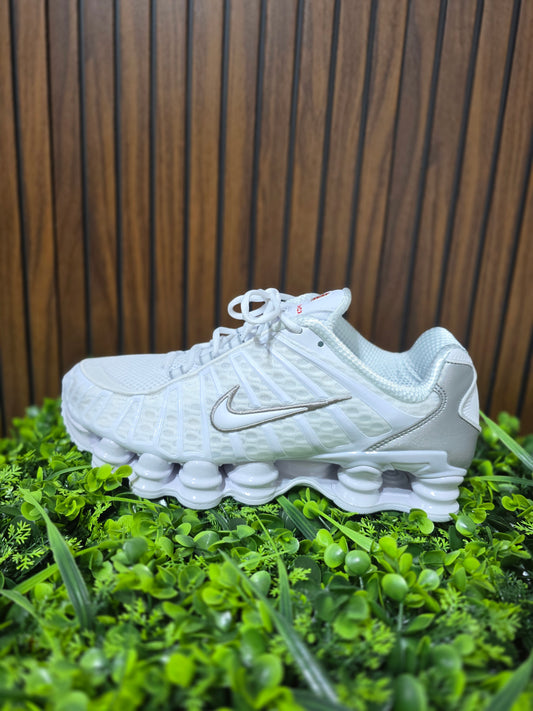 Nike shox white