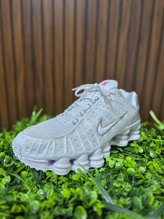 Nike shox white